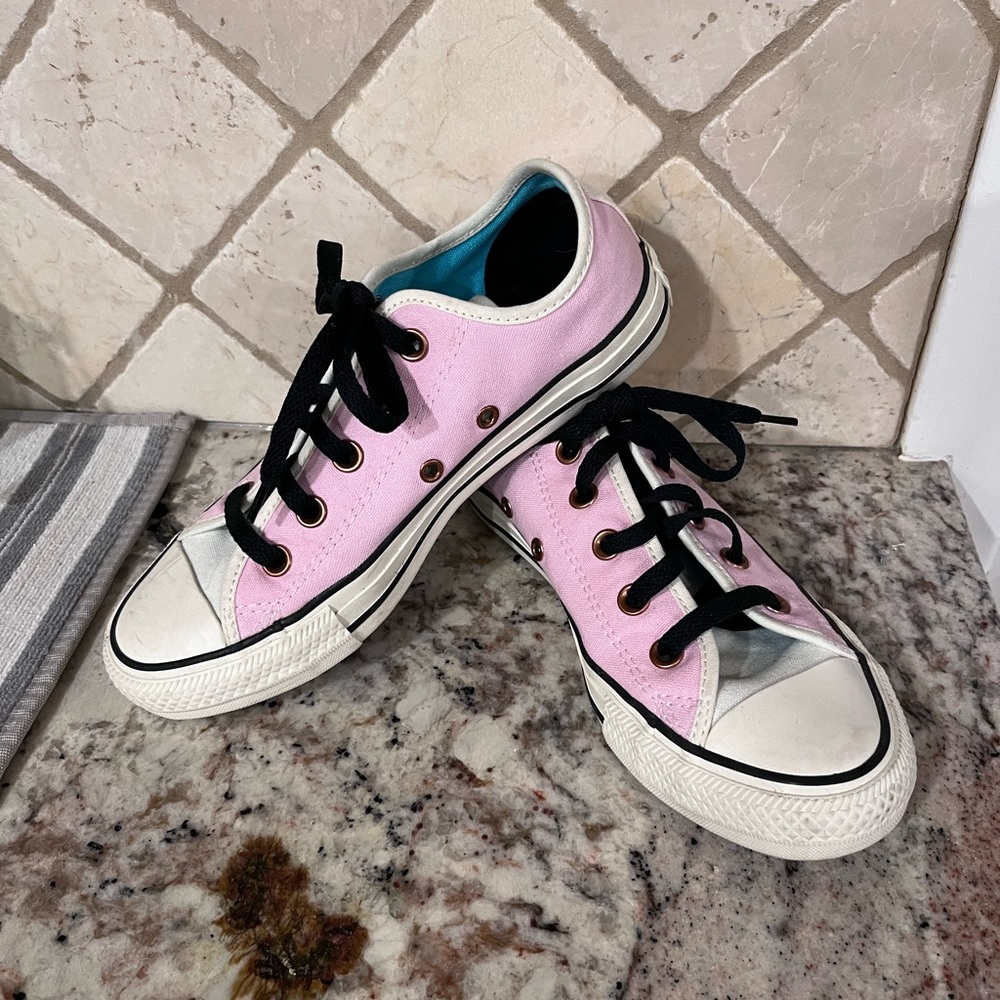 Women’s custom converse size 4
